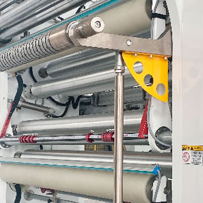 LYS-K Rollenschneider/ Schneidemaschine für unterschiedliches Spannfutter, Höchstgeschwindigkeit 600m/min.