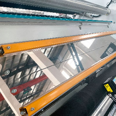 LYF-M Rollenschneider/ Schneidemaschine für unterschiedliches Spannfutter, Höchstgeschwindigkeit 450m/min.