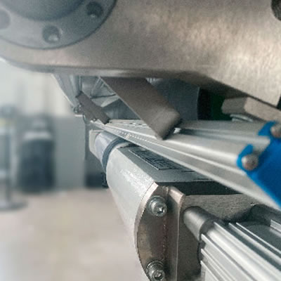LJA Rollenschneider/ Schneidemaschine für unterschiedliches Spannfutter, mit Prüfmodul