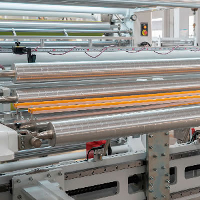 LFS426 High-Speed Rollenschneider und Aufwickler für optische Schutzfilme